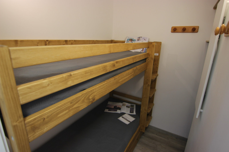 _lv_images__lot_0000140017_04_17492418