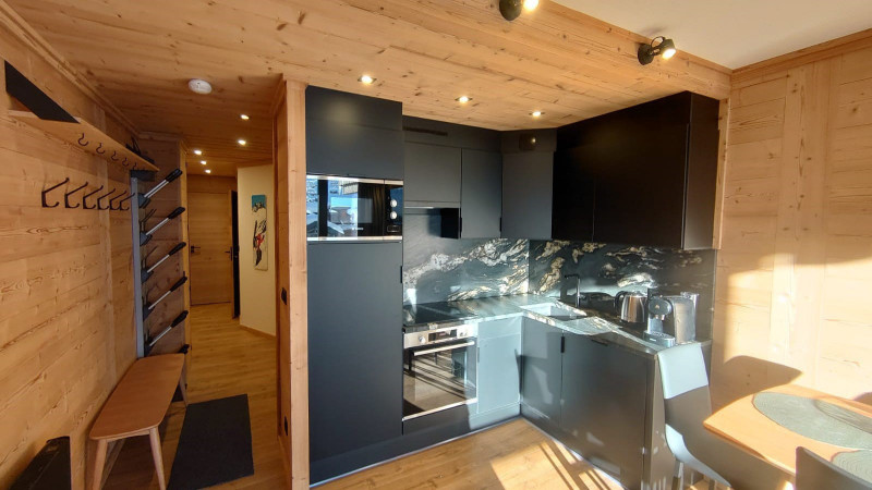 _lv_images__lot_0000170206_01_16863645