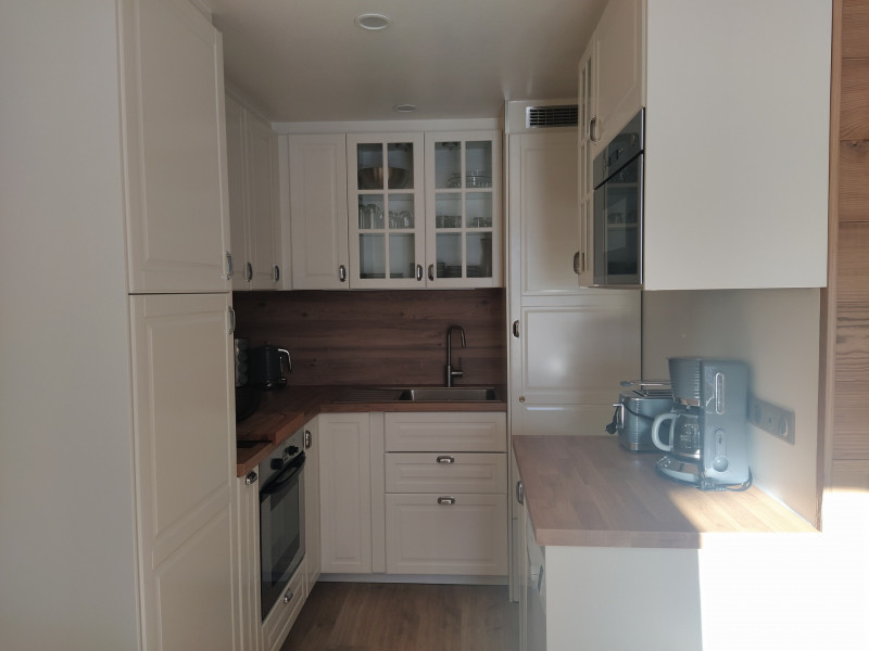 _lv_images__lot_0000332404_03_17439940