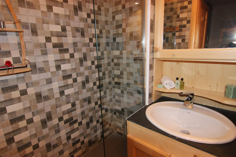 _lv_images__lot_0000480033_04_17452862 _lv_images__lot_0000480033_04_17452862