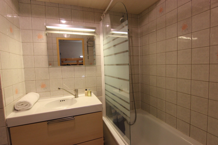 _lv_images__lot_0000480047_06_15847828