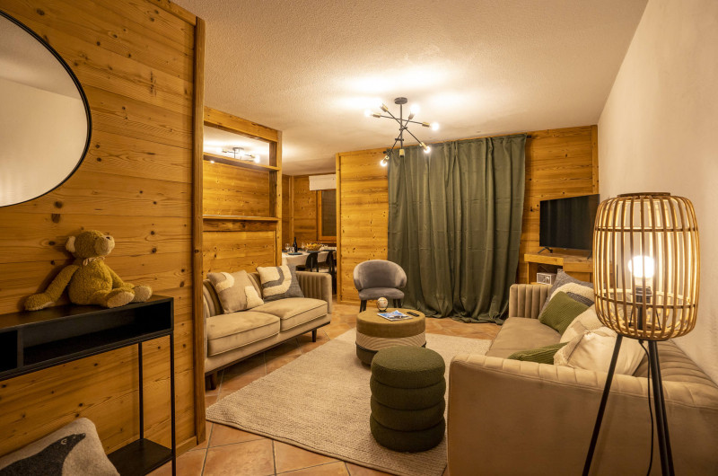 _lv_images__lot_0000480068_01_15846904