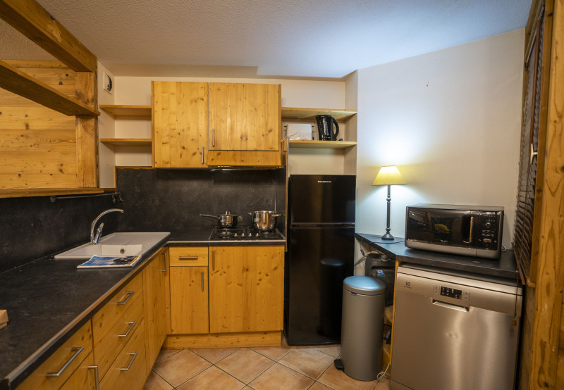 _lv_images__lot_0000480068_05_16607396