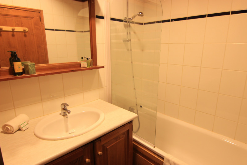 _lv_images__lot_0000480073_06_15020287