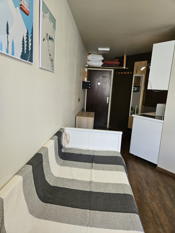 _lv_images__lot_0000480129_03_17491057