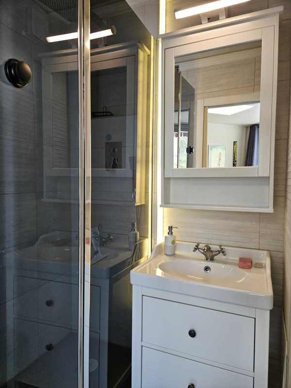 _lv_images__lot_0000480129_05_17090401