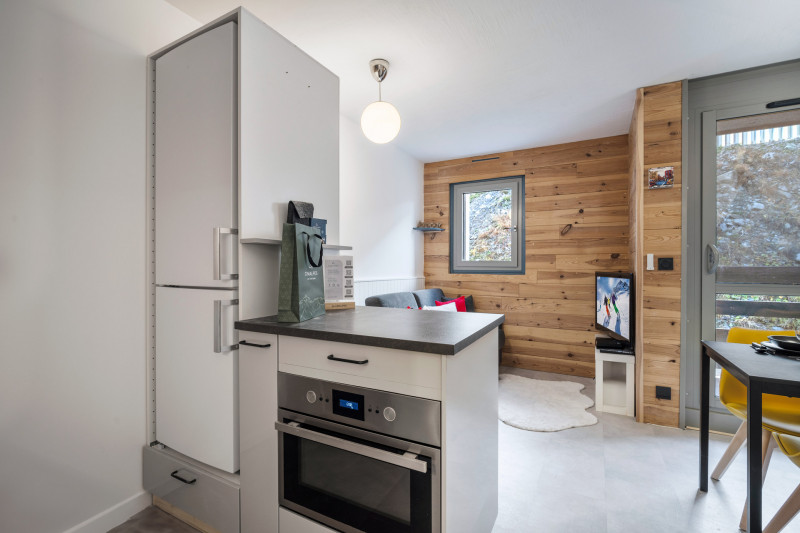 _lv_images__lot_0074061882_02_17429240