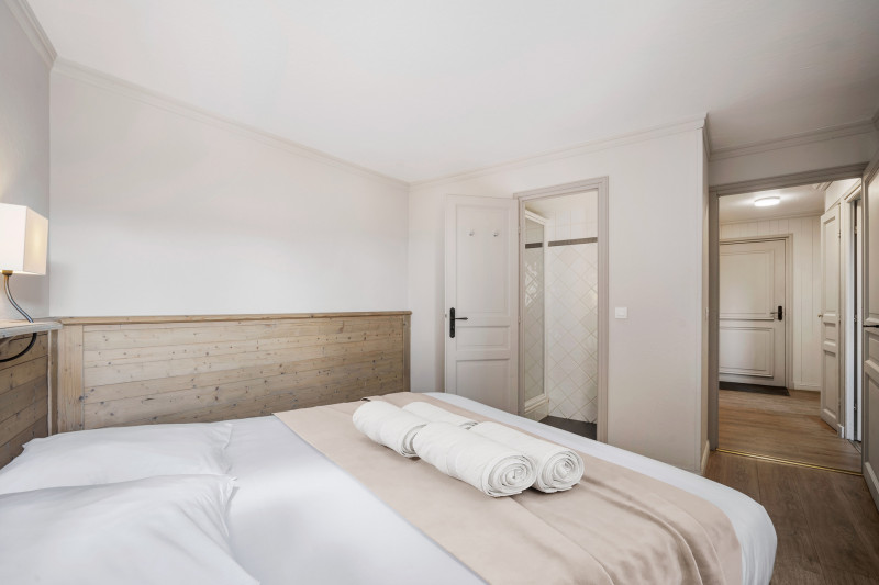 _lv_images__lot_0075553720_12_16729489