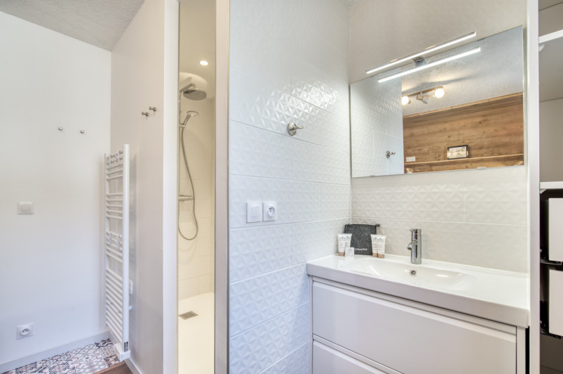 _lv_images__lot_0075553787_09_17442164