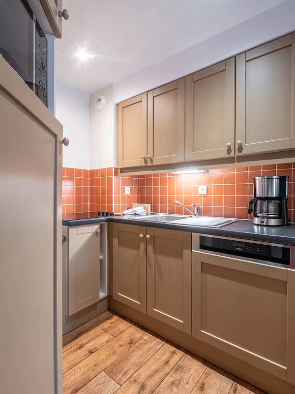 aaa-163761-34-17081226