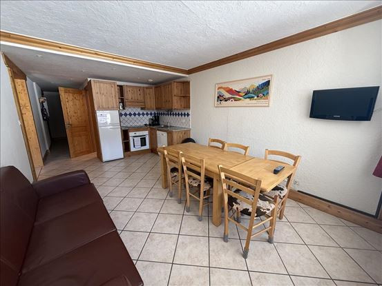 dc77d70e-f3be-498c-a9bc-367e41d46230-16809426