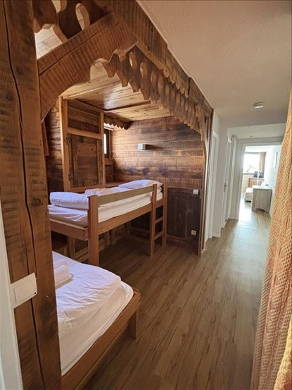 eaa53a10-b271-41d0-94c2-be336cc588a3-16809449