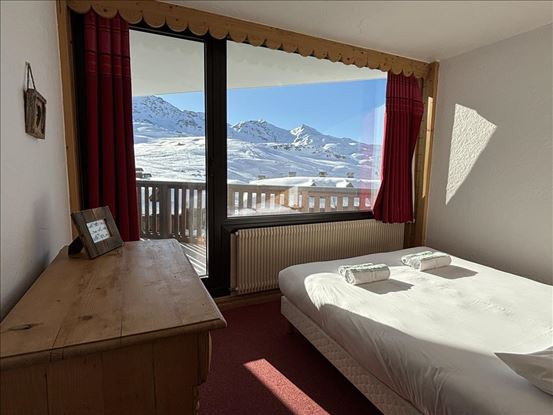 ee0675ea-b236-4ac0-a50e-1c976682631c-16809445