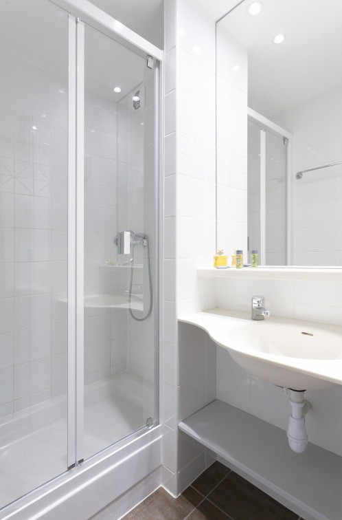 Salle de bain © MMV Les Arolles