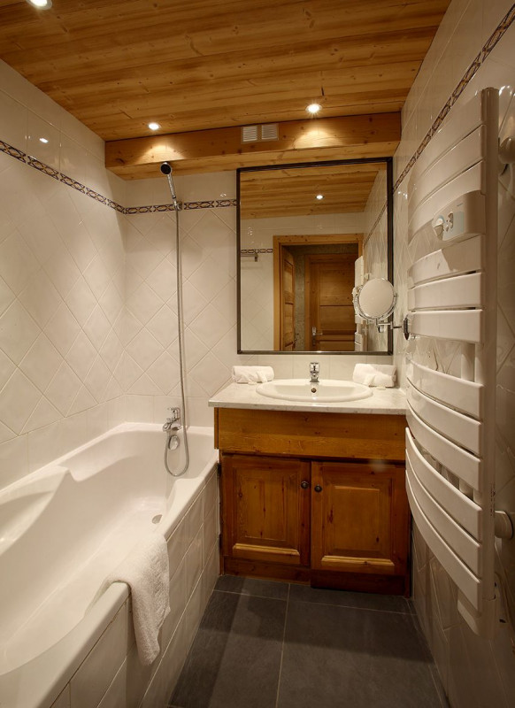 Salle de bain- ©Résidence Chalet des Neiges Hermine